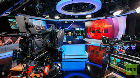 "Caza de brujas": Una ONG publica una lista con 2.300 invitados de RT y los llama "idiotas útiles"