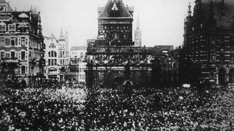 Recorra con nosotros los lugares emblemáticos donde se desató la Revolución de Octubre