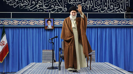 "Inmaduro y debilucho": Irán responde al príncipe saudita por comparar al líder supremo con Hitler