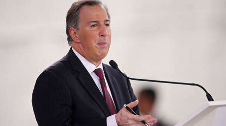 Renuncia el secretario de Hacienda de México