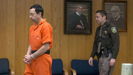 El exmédico del equipo de gimnasia de EE.UU. tendrá que "cuidarse las espaldas" en prisión