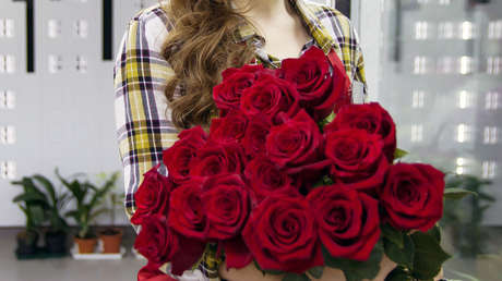 Una joven le regala una insólita "cosa de hombres" a su pareja (FOTO, VIDEO) 