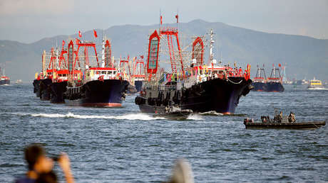 Tres barcos chinos entran en aguas en disputa y Japón reacciona con medidas de crisis