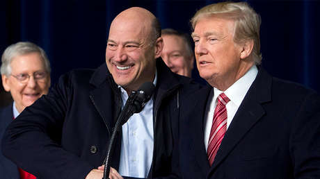 Wall Street se desploma tras la renuncia del principal asesor económico de Trump