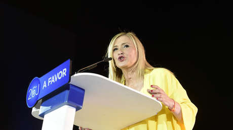 La presidenta de la Comunidad de Madrid, acusada de falsificar notas para obtener un máster