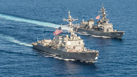 Un destructor de EE.UU. desafía a China al pasar cerca de una isla reclamada por Pekín