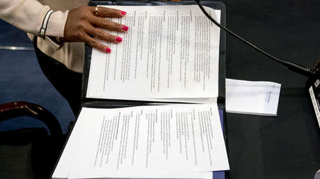 Respuestas que nadie quiso escuchar: Revelan las notas de Zuckerberg para su audiencia