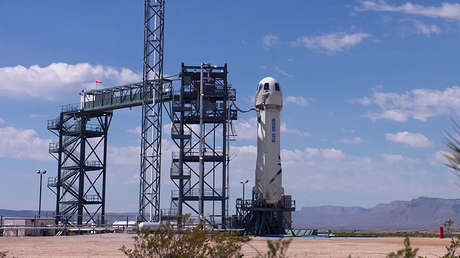 VIDEO: El hombre más rico del mundo lleva sus cohetes espaciales a un nuevo nivel