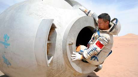 Entrenamiento de supervivencia de astronautas chinos en el desierto