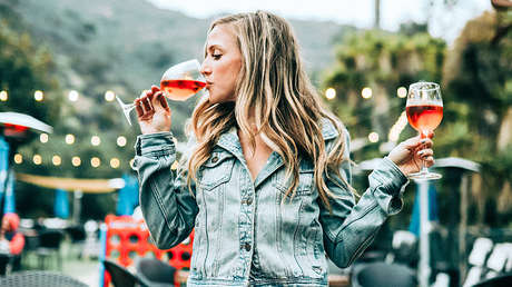 Descubren que el alcohol ayuda a prevenir ataques cardíacos
