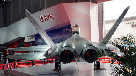 China desarrolla un nuevo cazabombardero embarcado para reemplazar a sus J-15