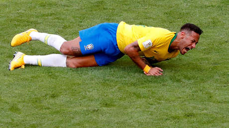"¡Es falta!": Neymar se resigna a las críticas y se une al desafío viral que se burla de él (VIDEO)