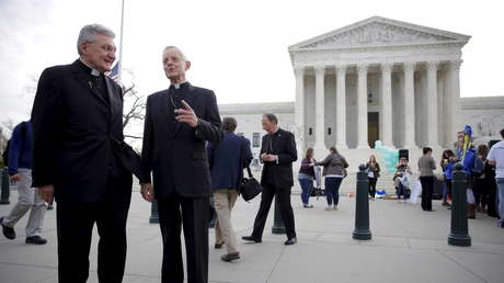 "Entiendo la furia": Un obispo de Pensilvania acusado de tapar abusos infantiles se niega a dimitir