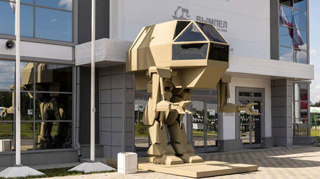 FOTOS: Kaláshnikov crea un robot de combate de 4 metros