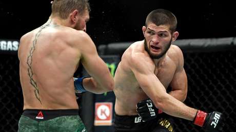 VIDEO: El derechazo de Nurmagomédov que 'sentenció' a McGregor en el segundo asalto