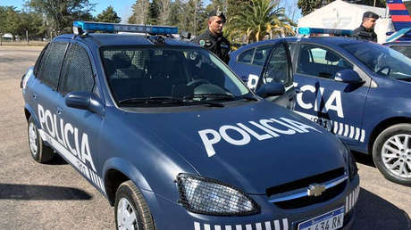 FOTO: Un policía mexicano se saca una selfi con un preso recapturado sonriendo