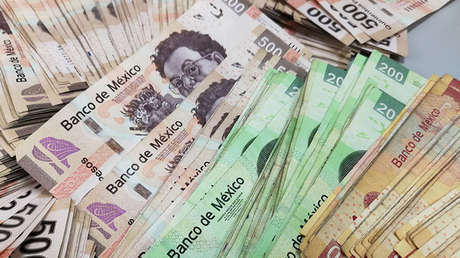 Peso mexicano sufre estrepitosa caída tras la cancelación de obras del nuevo aeropuerto