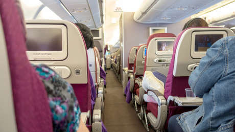 Estos son los lugares más sucios de un avión que tocamos constantemente