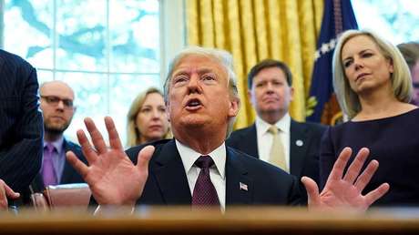 Trump contesta a las preguntas del fiscal especial que investiga la presunta injerencia rusa