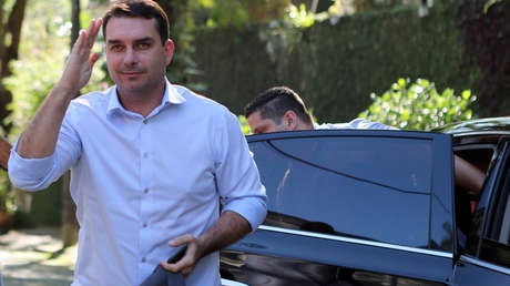 Qué se sabe de los movimientos bancarios que salpican al hijo de Jair Bolsonaro