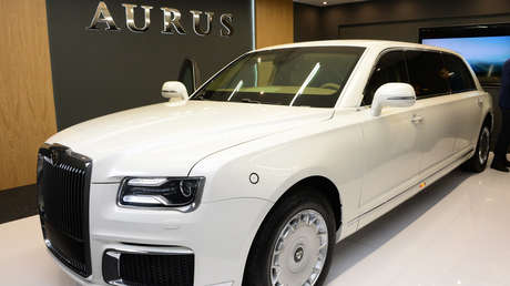 Сuero natural, acabados de madera y tecnología: la lujosa limusina Aurus, por dentro y por fuera