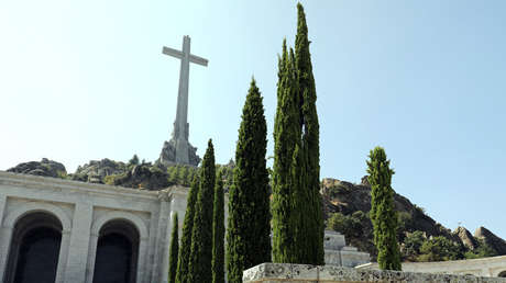 Un juez español paraliza cautelarmente la licencia urbanística para la exhumación de Franco