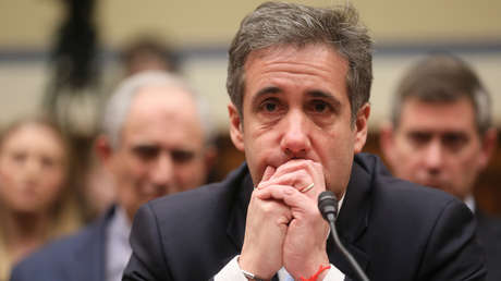 El exabogado personal de Trump lo tilda de "estafador" y "racista" ante el Congreso