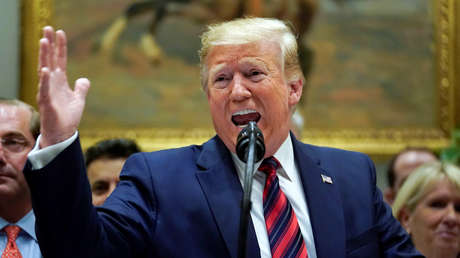 Trump advierte a Irán que "si hace cualquier cosa", su país "sufrirá mucho"