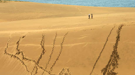 'Grafitis de arena' hechos por turistas en Japón obligan a las autoridades a tomar medidas (FOTO)