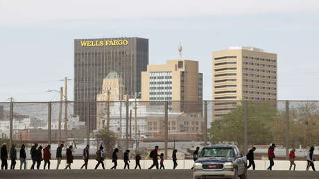 Trump anuncia la imposición de aranceles del 5 % a las mercancías desde México hasta que frene el flujo de migrantes