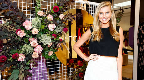 Modelo australiana queda varada en un aeropuerto de Indonesia debido a una ligera marca de agua en su pasaporte