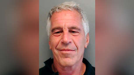 El multimillonario Jeffrey Epstein se declara no culpable de los cargos de tráfico sexual de menores y conspiración