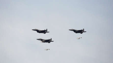 Cazas surcoreanos realizan disparos de advertencia contra un avión ruso