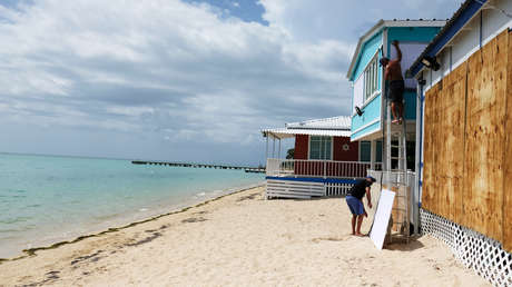 Trump llama a Puerto Rico "uno de los lugares más corruptos del mundo" mientras la isla se prepara para la llegada de la tormenta tropical Dorian