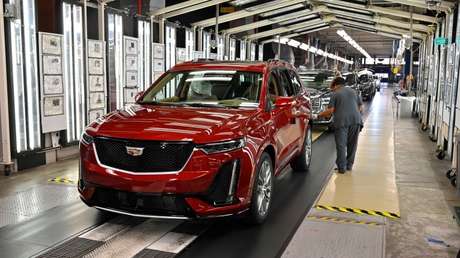 Casi 50.000 empleados de General Motors en EE.UU. se declaran en huelga a nivel nacional por primera vez en 12 años