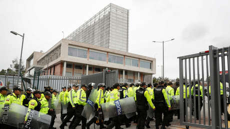 La Policía de Ecuador allana la sede de una emisora de radio por supuesta "incitación a la discordia"