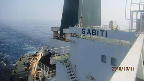 FOTOS: Primeras imágenes desde el petrolero iraní "atacado por dos misiles" cerca de Arabia Saudita