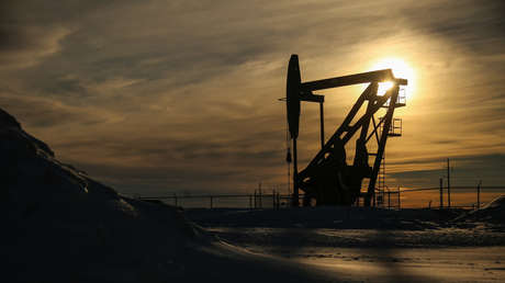 Fuerte subida de los precios del crudo tras los reportes de ataque con misiles contra un petrolero iraní