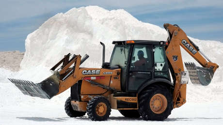 Bloomberg: Latinoamérica abunda en litio pero carece de infraestructura para procesarlo