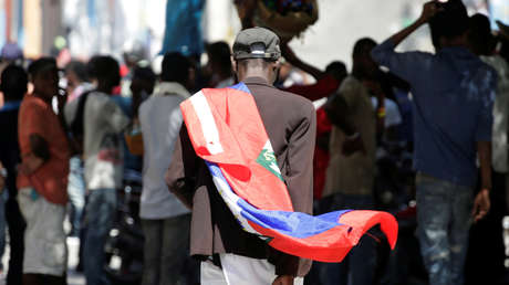 Se agrava la crisis política en Haití con otros dos muertos, incendios y protestas de la Policía