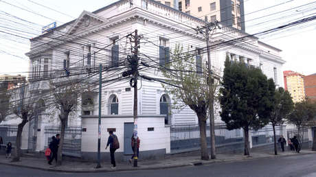 El ministro de Gobierno de Bolivia se encuentra "a resguardo" en la Embajada argentina