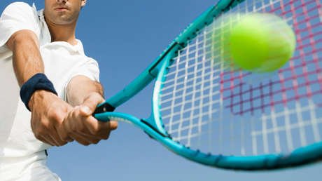 VIDEO: Se convierte en el peor tenista de la historia al no marcar ni un solo punto en un partido desastroso