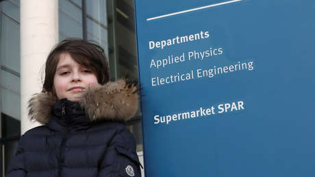 El niño superdotado de 9 años queda fuera de la universidad por un conflicto sobre su fecha de graduación