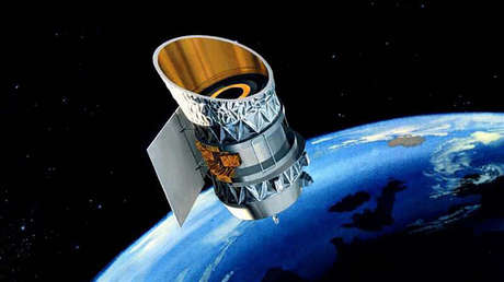 Dos satélites fuera de servicio se acercan en rumbo de colisión sobre una ciudad estadounidense