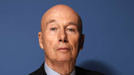 Escritor francés que durante años escribió sobre sus relaciones con menores, es investigado por pedofilia tras la publicación del libro de una víctima