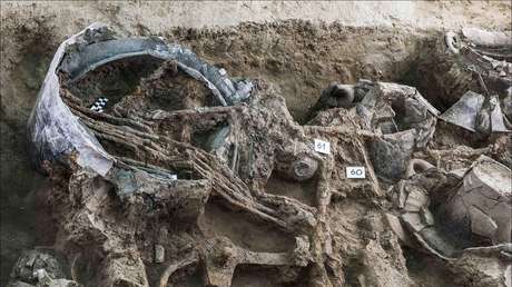 Encuentran una tumba principesca del siglo VII a. C. en Italia con una colección extraordinaria de piezas