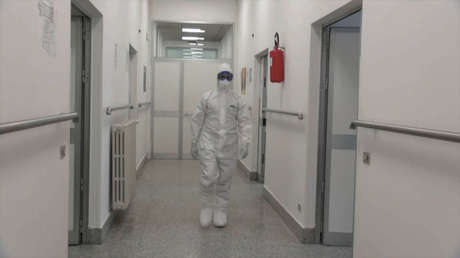 "Como en la guerra, debemos elegir a quién tratar y a quién no": médico relata cómo es la lucha contra el coronavirus en Italia