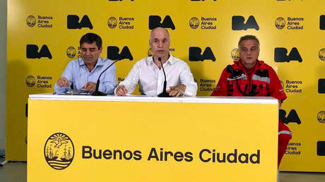 VIDEO: El alcalde de Buenos Aires estornuda en su mano segundos después de que el titular de Salud recomendara no hacerlo