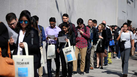 Las solicitudes semanales de desempleo en EE.UU. alcanzan las 3 millones, cuadruplicando el récord de 1982