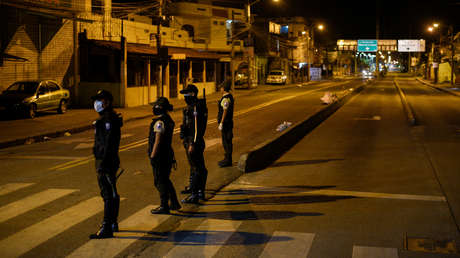 Debate sobre el uso de la fuerza contra aquellos que violan la cuarentena en Ecuador